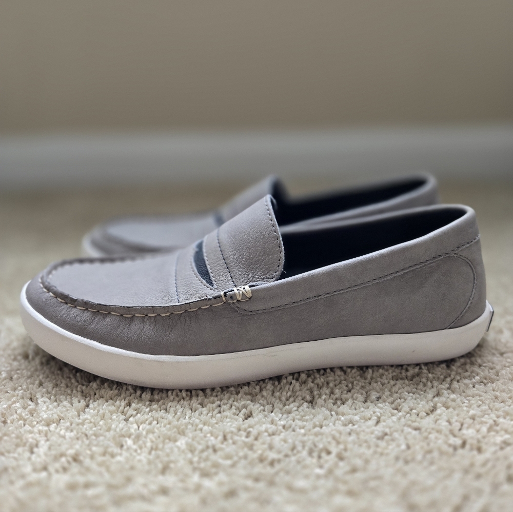 L.L.Bean Slip On Loafers Mens 9 M Gray Leather Comfort Shoe